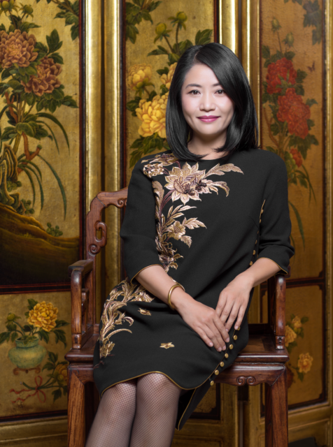 CENTRESTAGE 2025｜「中國高訂女王」郭培於香港揭曉新作《鎏光》：回顧四十年輝煌職涯，寄語新一代「選擇中勇敢堅持」
